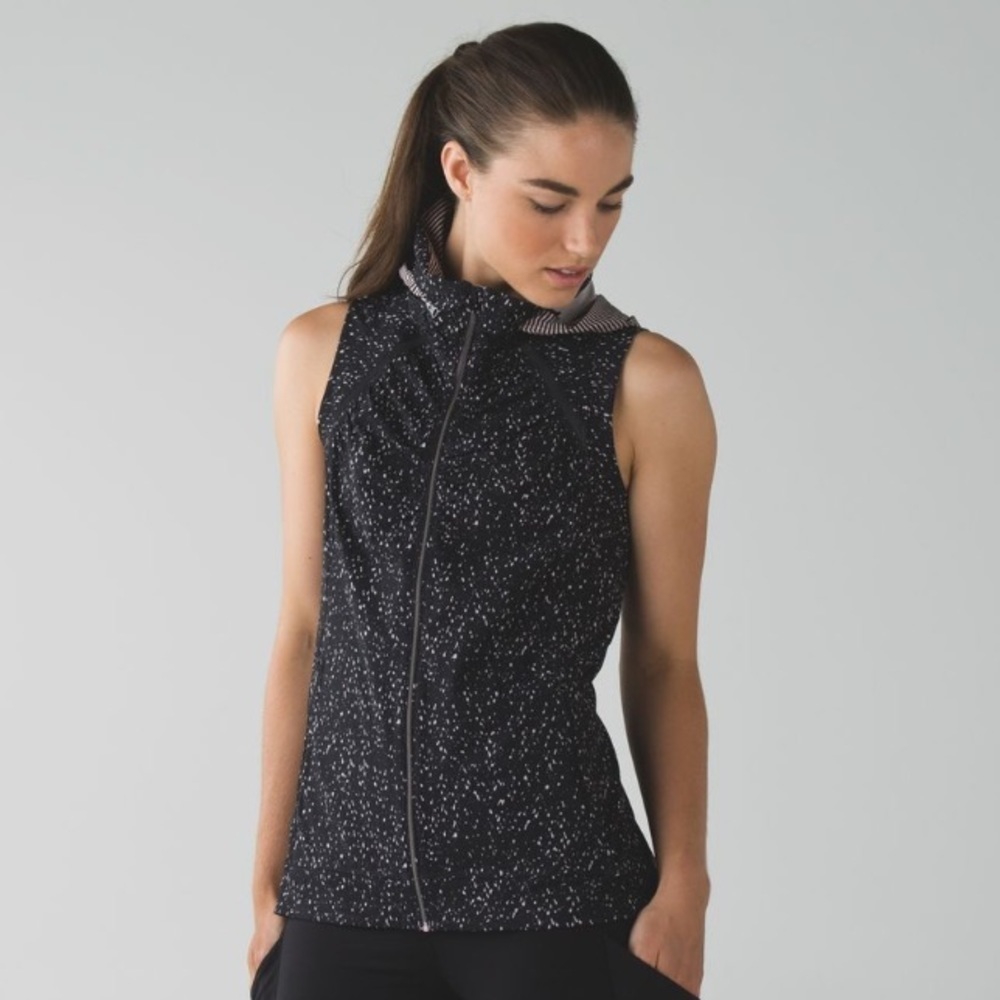 Lululemon Mink Berry Black Go the Distance Hooded Zip-Up Vest Size 6